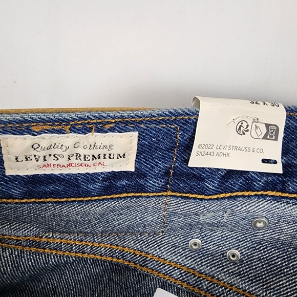 Levis 501 Womens Distressed Button Fly Slim Leg High Rise Stud Accents 32x30 NWT - Picture 5 of 16